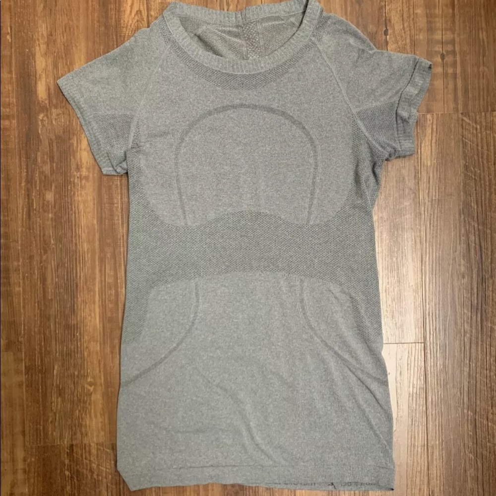 Lululemon Swiftly Tech short sleeve Gray Size 6